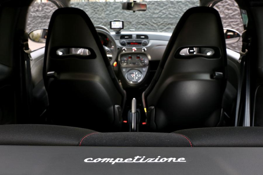 Багажник Abarth 595 Competizione 2011 года  (фото 3 из 32)